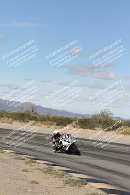 media/Nov-16-2025-Race Pace (Sun) [[8c5fa54630]]/Verified Riders/4-Turn 3 Inside (1050am)/